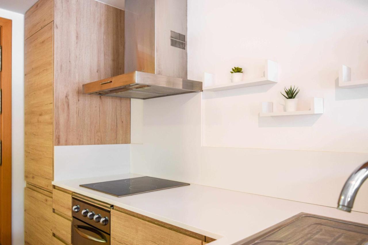 Loft Besalu Alojamiento Centrico Y Acogedor エクステリア 写真